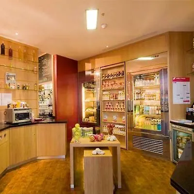 Courtyard By Marriott Paris La Defense West - Colombes 4*