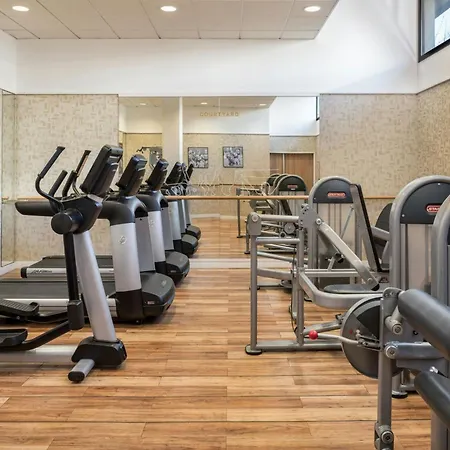 Hotel Courtyard By Marriott Paris La Defense West - Colombes 4*