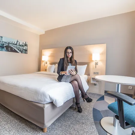 Courtyard By Marriott Paris La Defense West - Colombes 4* Bois-Colombes