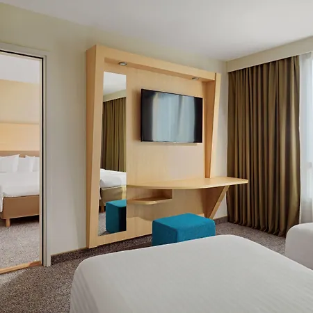 Courtyard By Marriott Paris La Defense West - Colombes Hotel 4*
