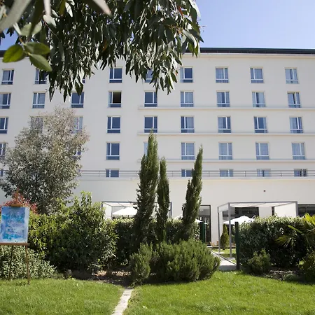 Courtyard By Marriott Paris La Defense West - Colombes 4*