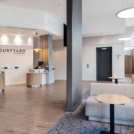 Courtyard By Marriott Paris La Defense West - Colombes Bois-Colombes