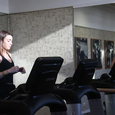 Courtyard By Marriott Paris La Defense West - Colombes Hotel