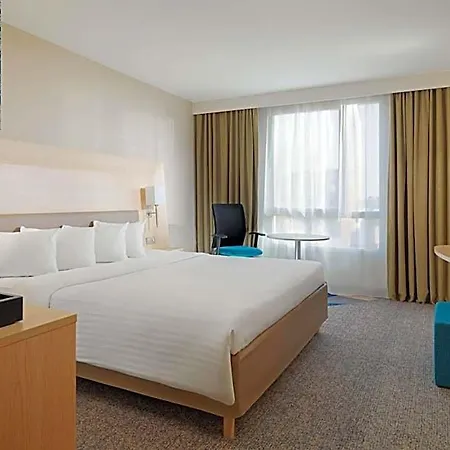 Courtyard By Marriott Paris La Defense West - Colombes 4* Bois-Colombes