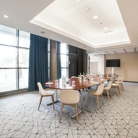 Courtyard By Marriott Paris La Defense West - Colombes 4*