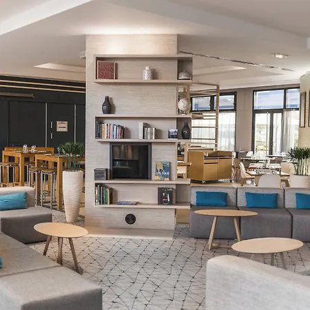 Courtyard By Marriott Paris La Defense West - Colombes Hotel 4*