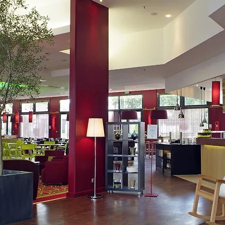 Courtyard By Marriott Paris La Defense West - Colombes Hotel