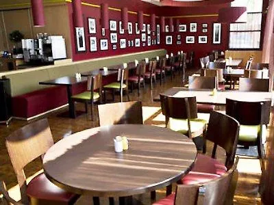 Courtyard By Marriott Paris La Defense West - Colombes Hotel 4*