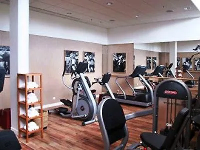 코트야드 바이 메리어트 파리 디펜스 웨스트 - 콜롱브 4* Bois-Colombes