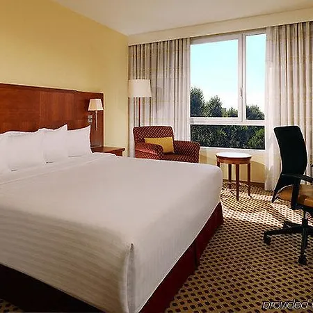 Courtyard By Marriott Paris La Defense West - Colombes Bois-Colombes