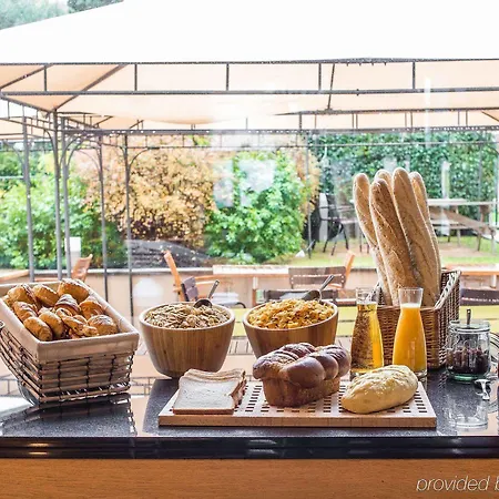 Courtyard By Marriott Paris La Defense West - Colombes Hotel